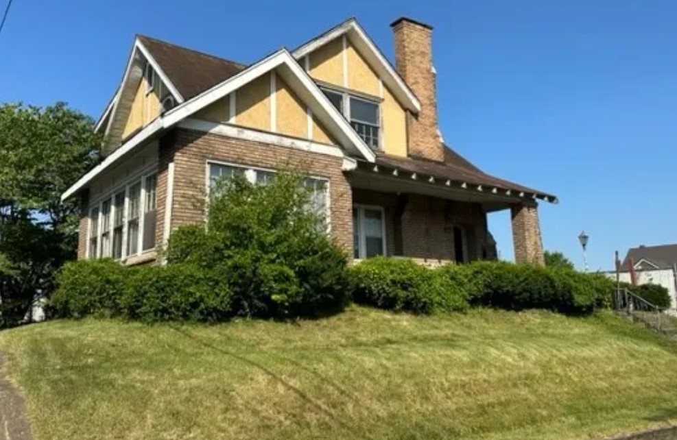 Ohio Charmer in Need of TLC