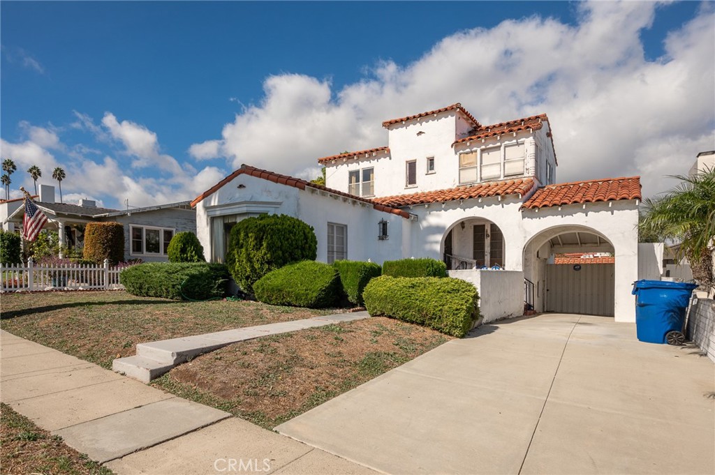 Spanish Style Fixer in California