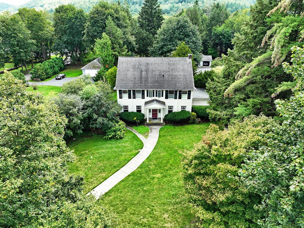 Restore This Colonial In Elmira NY