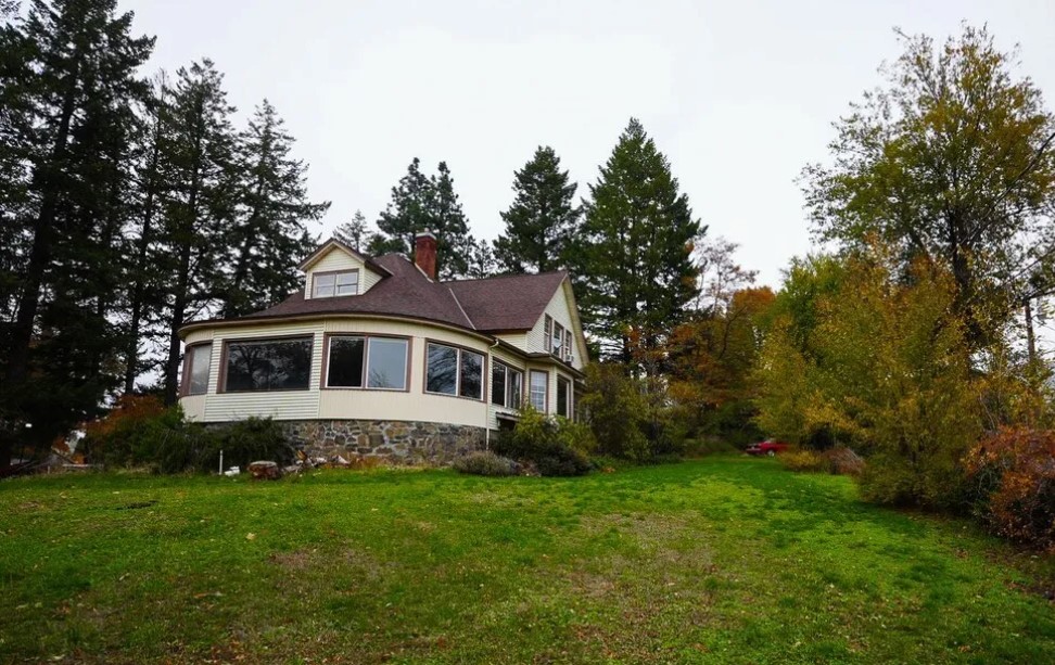 Remarkable Charm in Dayton, WA