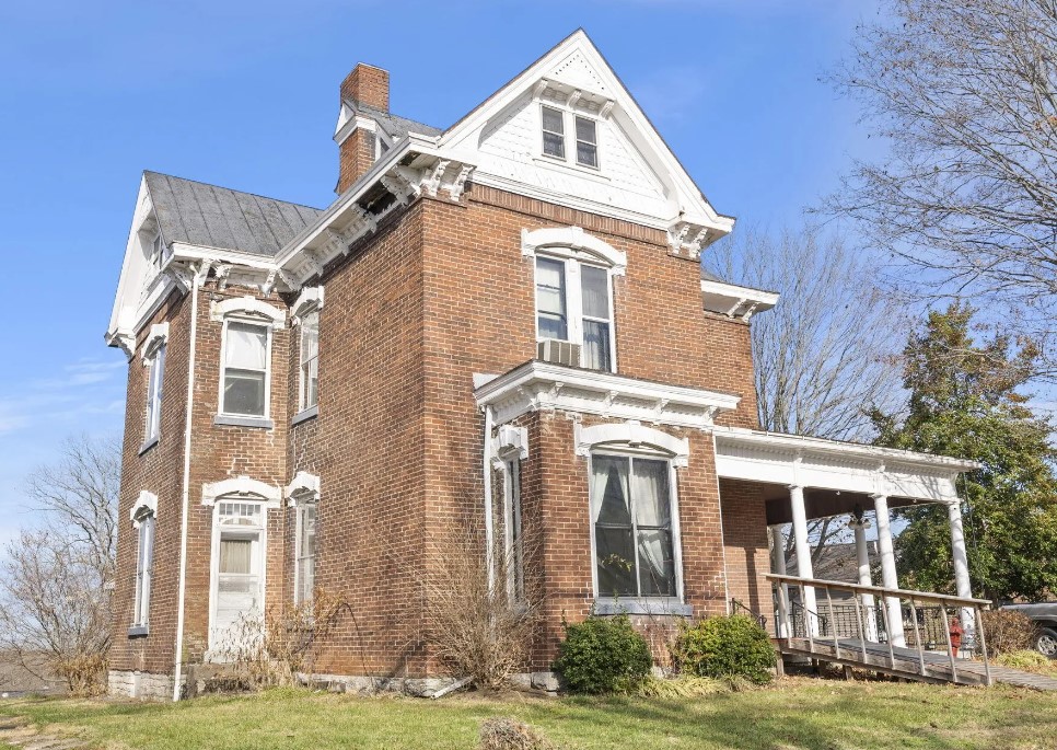 Charming 1860 Victorian in KY