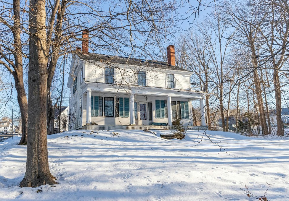 Circa 1820 Fixer Upper in Maine
