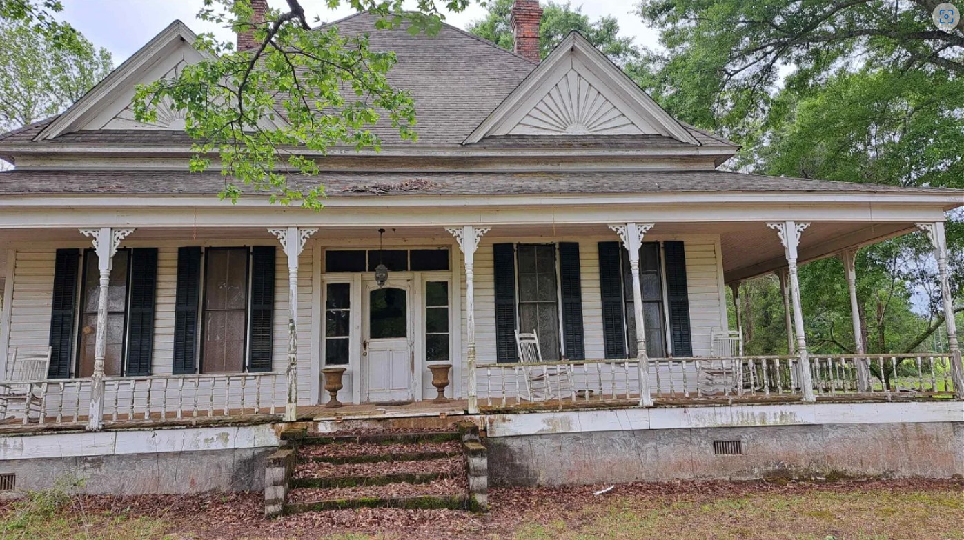 Perfect Setting in Evergreen, AL