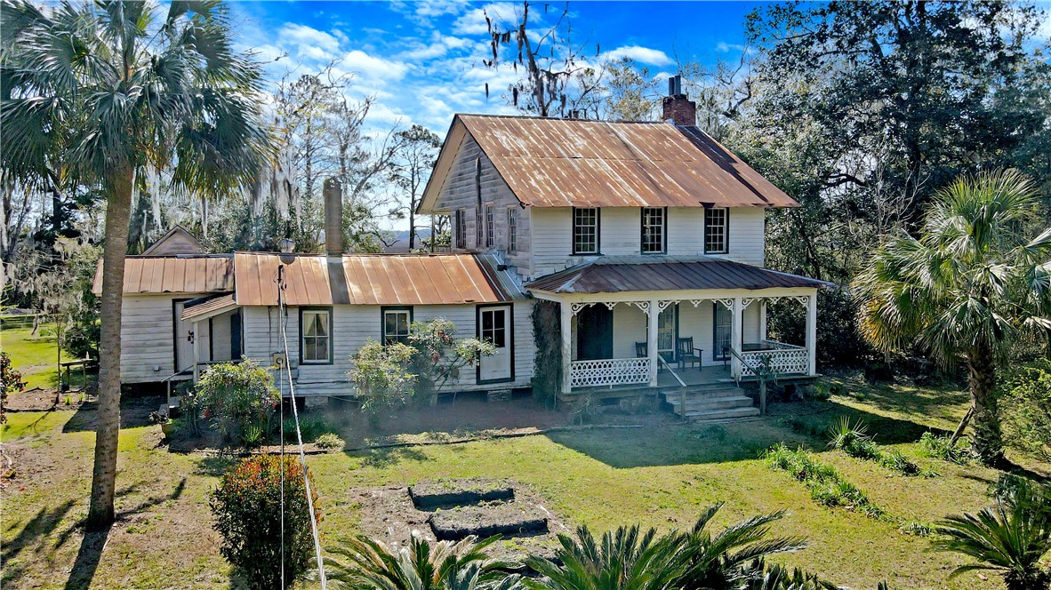 Darian Georgia Home Among the Pecan Trees