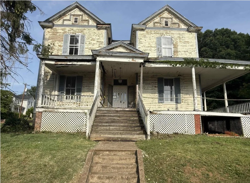 Hardwoods and High Hopes in Virginia