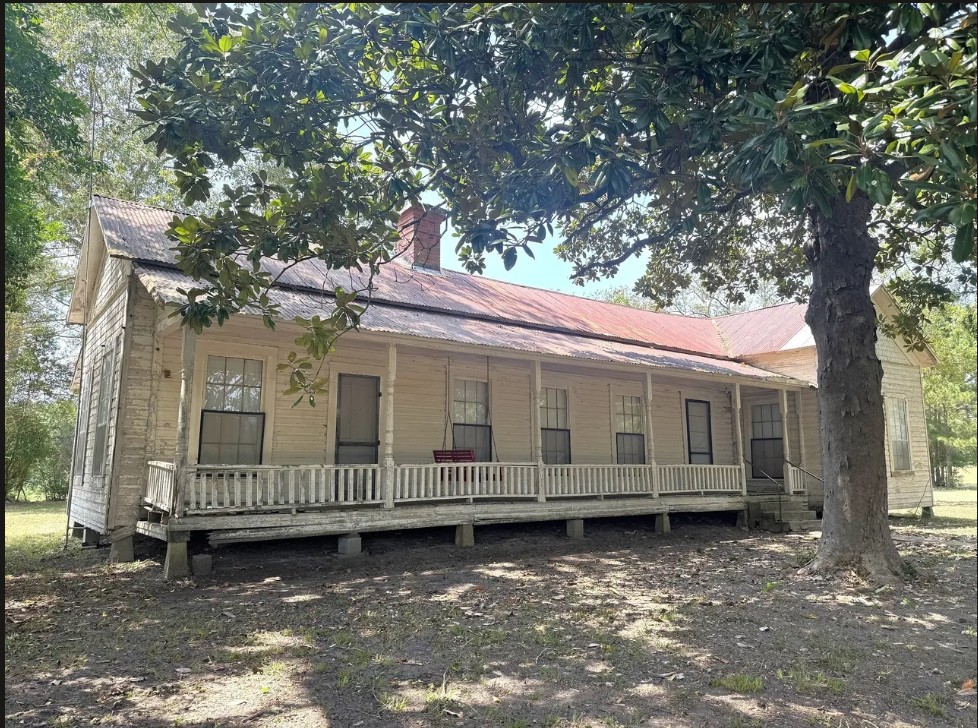 Living Large in Small-Town Texas