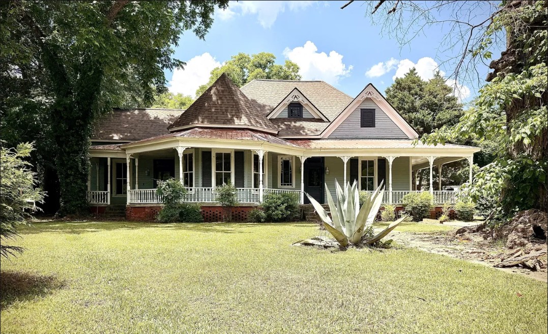 Victorian Fixer Upper in Georgia