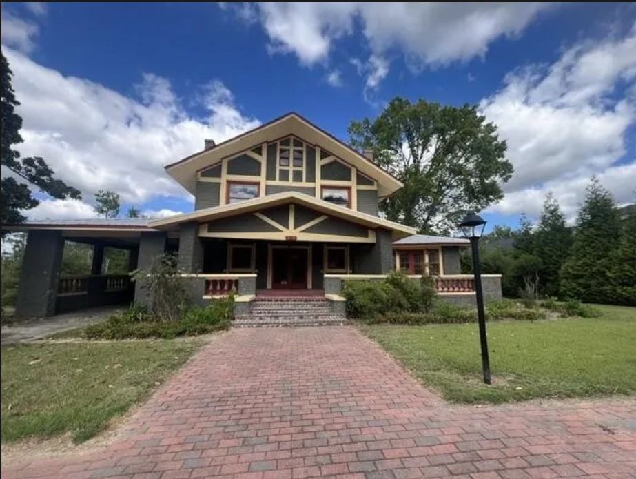 L.C Steele Home Loaded with Southern Charm